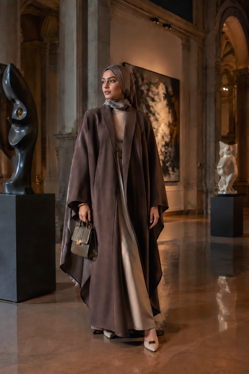 elegant_hijab_museum